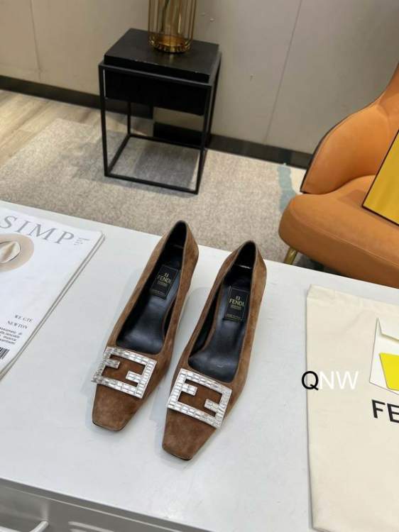 Picture of Fendi Shoes _SKUFendisz35-405CNW03015087